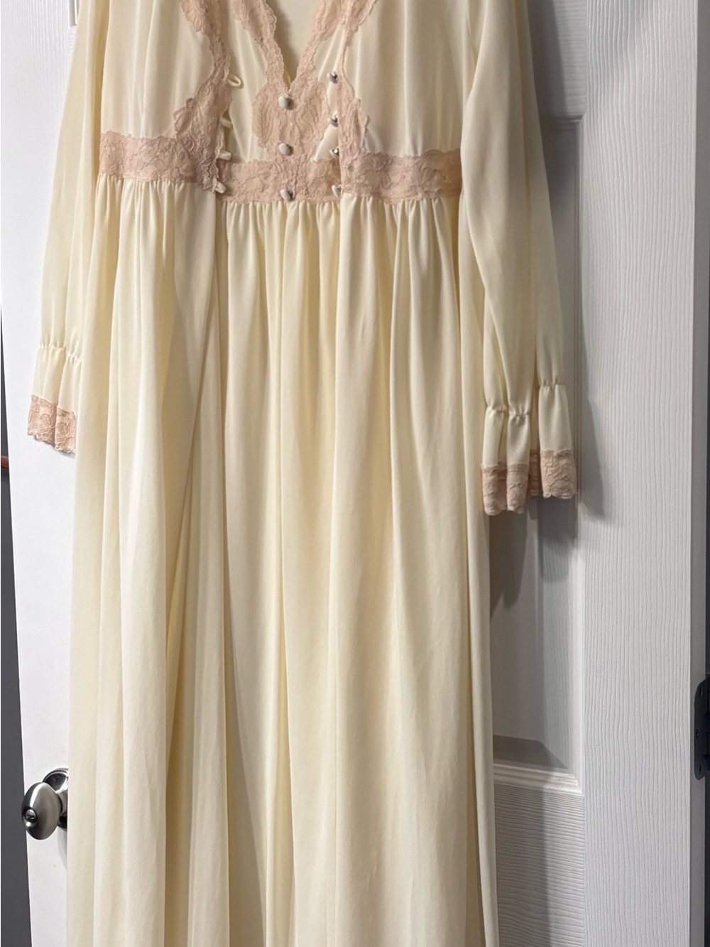 Vintage Cream Long-Sleeve gown and robe combo with Blush Lace Trim